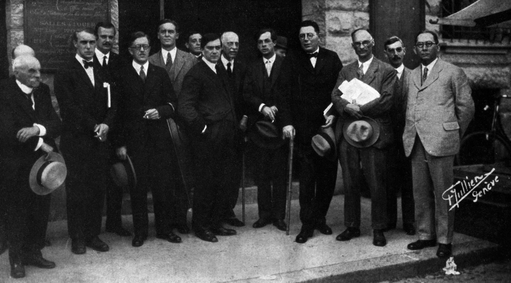 Первая официальная группа. Женевская конференция 1927. Первая Женевская конференция. Женевский протокол 1928. 1954 Г Женева.